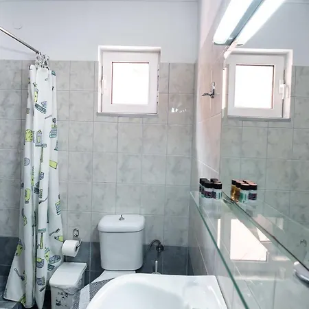 Irini Seaside Apartament *