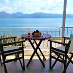 Апартаменты Irini Seaside