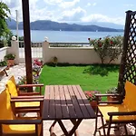 Irini Seaside Apartment Nikiana