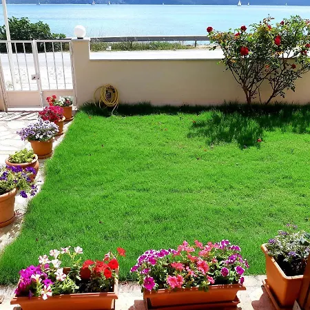 דירה Irini Seaside