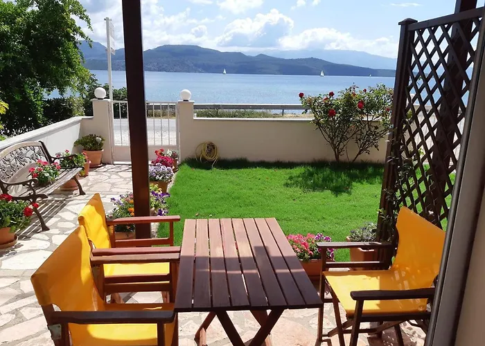 Irini Seaside Apartment Nikiana